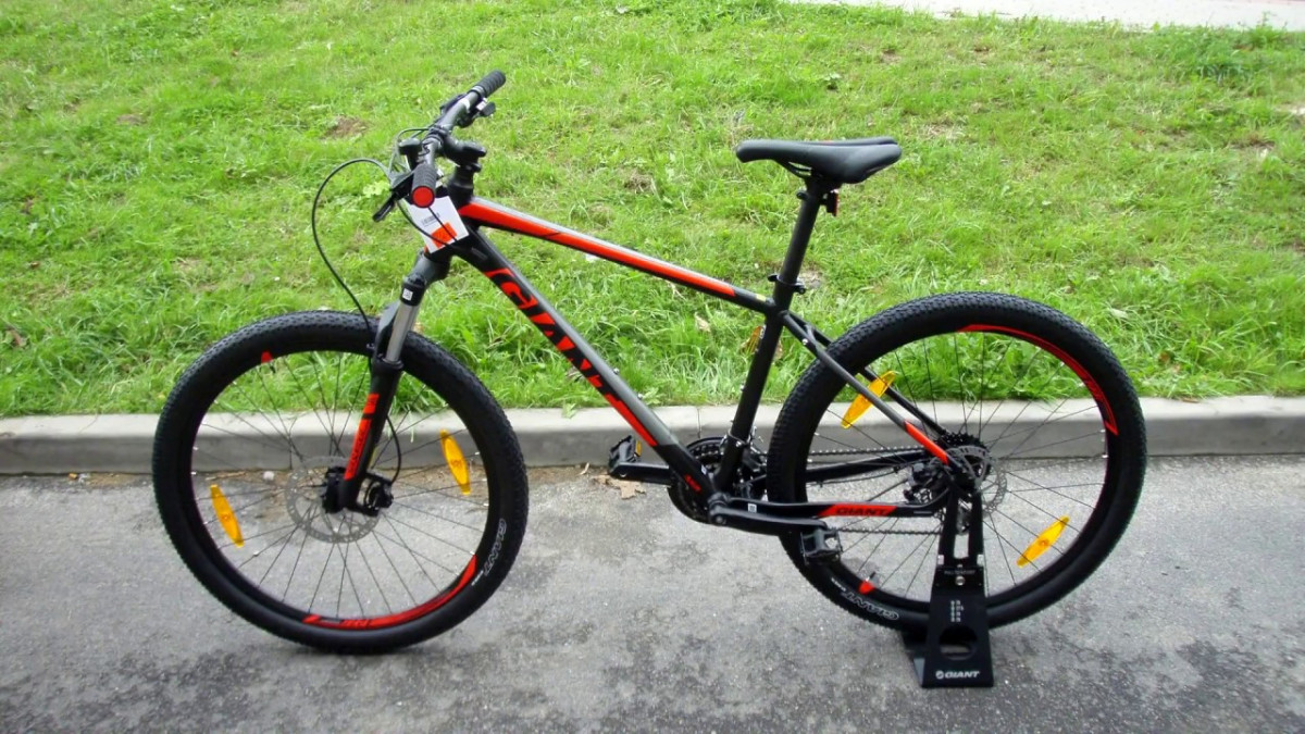 Xe đạp thể thao Giant Talon 3 với thiết kế phong cách dành riêng cho những người cao lớn