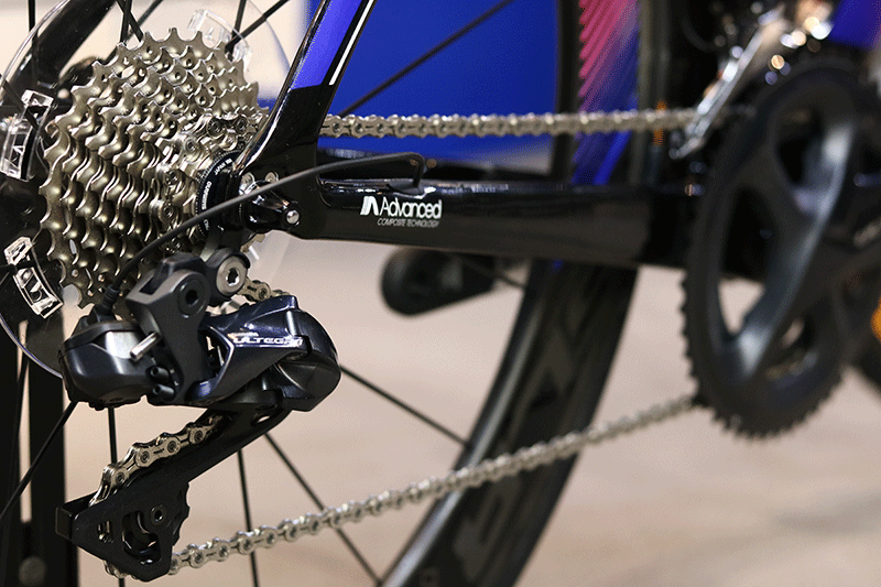 Xe được trang bị bộ truyền động đi Shimano Ultegra điện có độ chính xác rất cao
