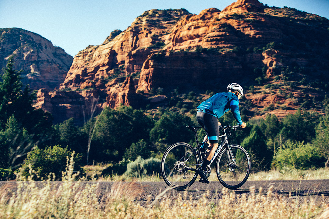 Thường xuyên chạy xe đạp Giant giúp  tăng cường cơ chân, các khớp hông và khớp gối