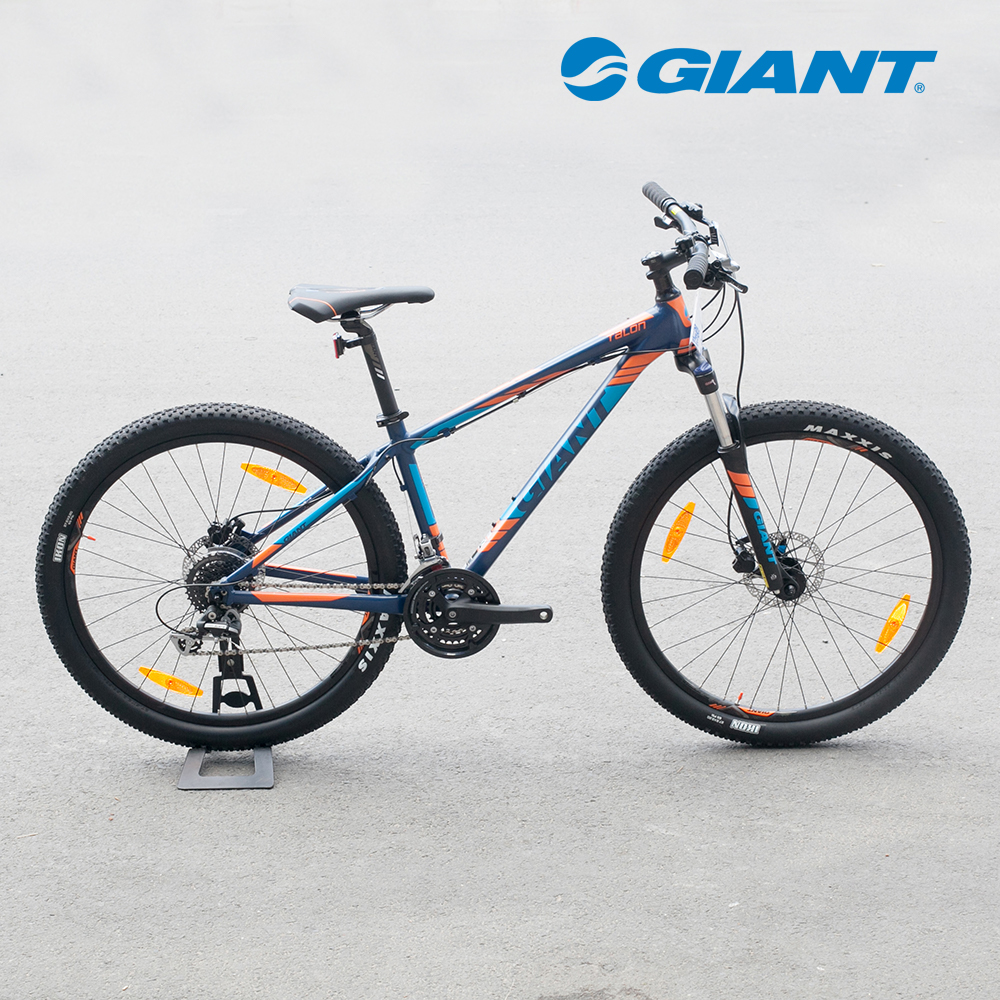 Giant Talon 4 thiết kế đặc biệt gây nhiều sự chú ý khách hàng