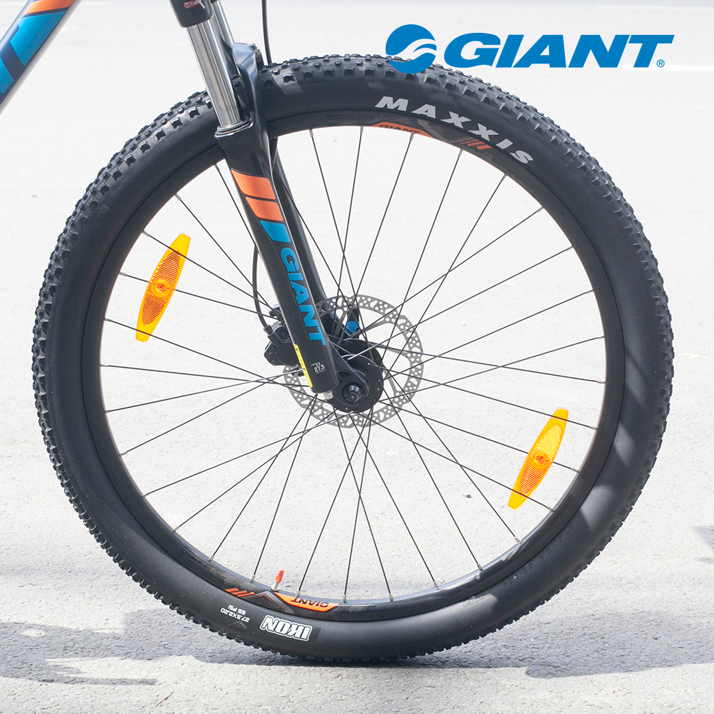 Hệ thống bánh 27.5x2.1 inch vững vàng của Talon 4