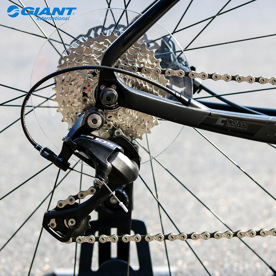 Cùi đề sau Shimano 105 hoạt động rất tốt trong mục đích luyện tập thể dục, đạp đi làm