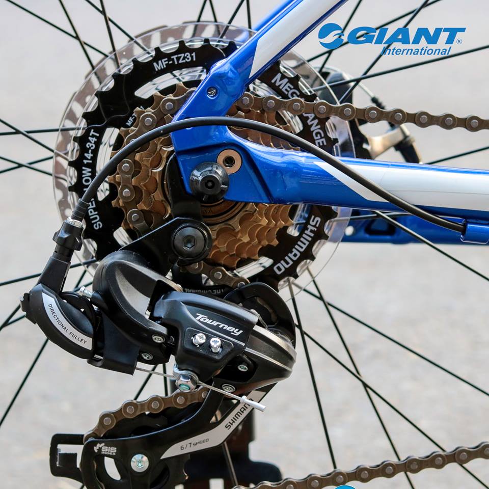 Bộ truyền động Tourney 3x7 tốc độ phù hợp với những ai mới làm quen với xe MTB