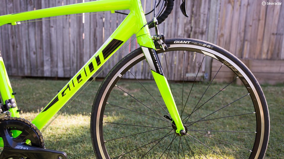 Xe đạp khung Carbon và xe đạp khung nhôm khác nhau như thế nào
