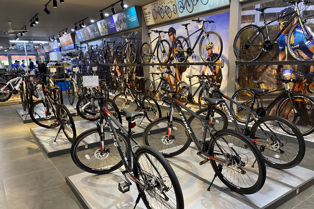 Khu vực trung bày sản phẩm xe đạp TrinX tại cửa hàng 